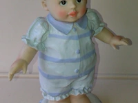 Spaarpot baby met muts blauw - afbeelding 7 van  9