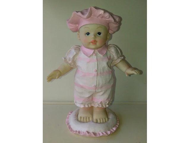 Spaarpot baby met muts roze - afbeelding 1 van  9