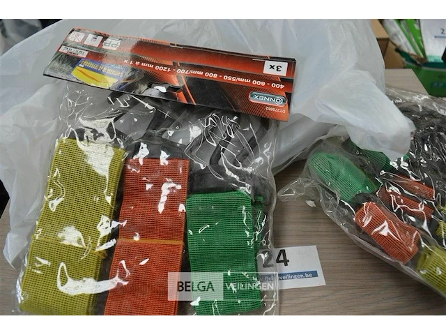 Spanriemen 5 pakken x 3 stuks + houten kastje l 0,50 b 0,35 h 0,33 - afbeelding 1 van  3