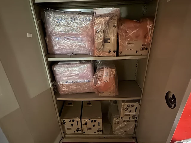 Spare parts for tel tracks photo - afbeelding 10 van  10