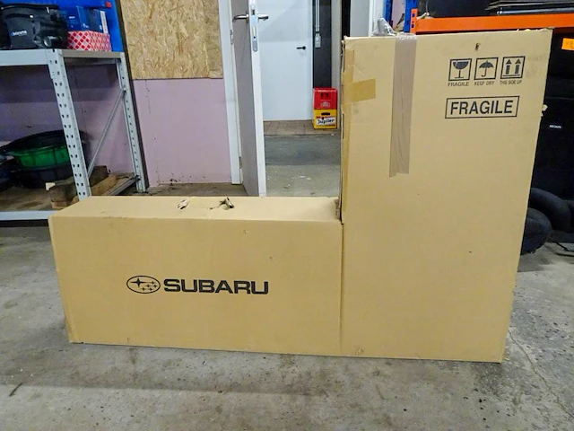 Spatbord links subaru - afbeelding 1 van  2