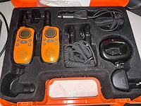 Speakers, versterker, walkie talkie, cd-speler en lichtspots - afbeelding 6 van  7