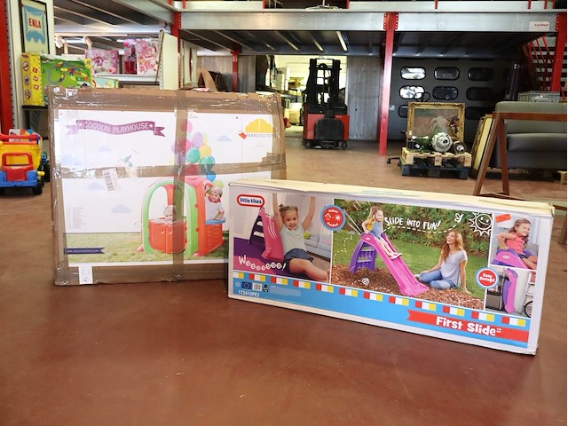Speelhuisje en glijbaan - afbeelding 1 van  4