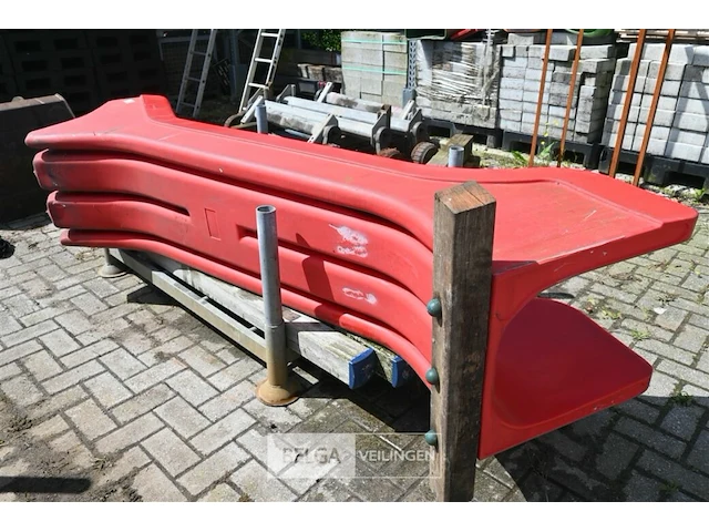 Speeltoestel met glijbaan - afbeelding 3 van  5