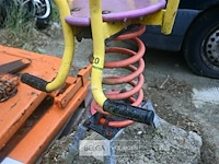 Speeltuig op betonblok - afbeelding 4 van  5