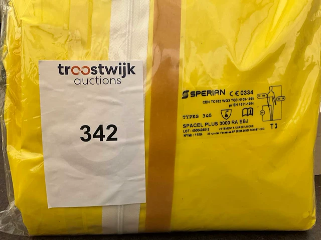 Sperian. spacel plus 3000 ra ebj. 3&5. polythleenfolie wegwerpoverall (4x) - afbeelding 2 van  2