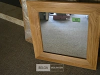 Spiegel in houten kader - afbeelding 1 van  1
