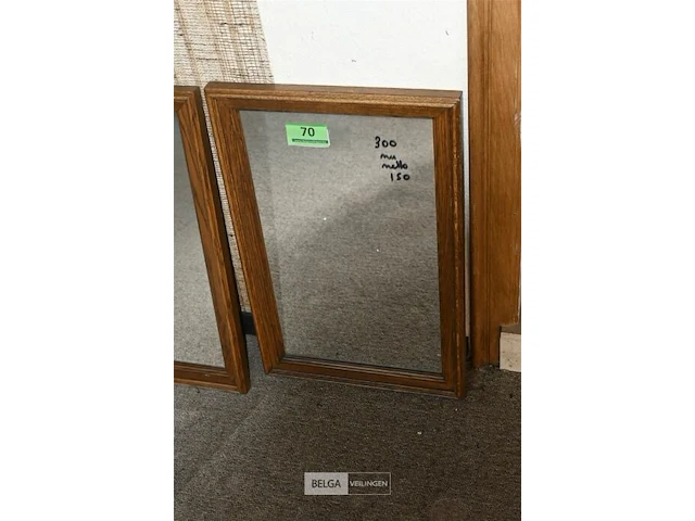 Spiegel in houten kader - afbeelding 1 van  1
