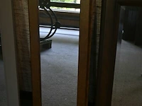 Spiegel in houten kader - afbeelding 1 van  1