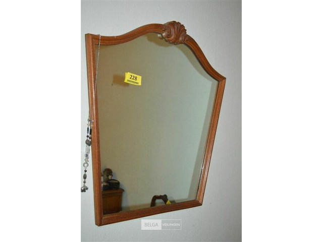 Spiegel in houten kader - afbeelding 2 van  2