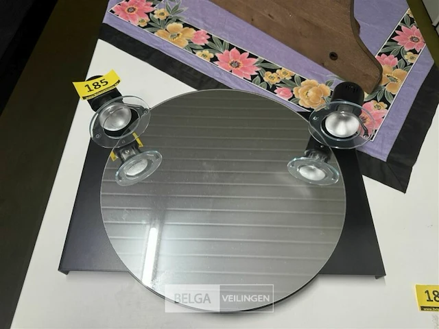 Spiegel met 2 spotjes h40xb50 cm - afbeelding 1 van  2