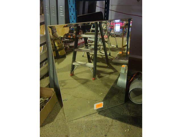 Spiegel met geslepen rand 70 x 95 cm - afbeelding 1 van  2