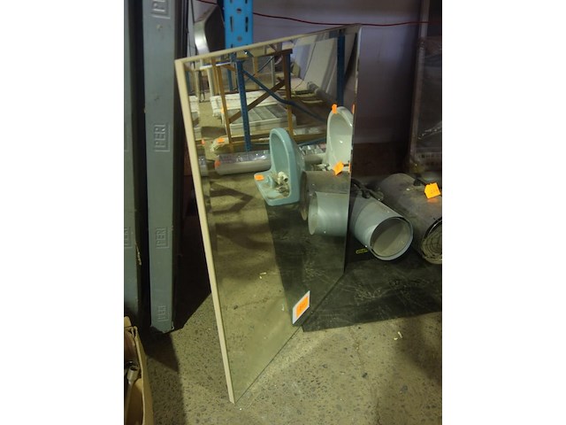 Spiegel met geslepen rand 70 x 95 cm - afbeelding 2 van  2