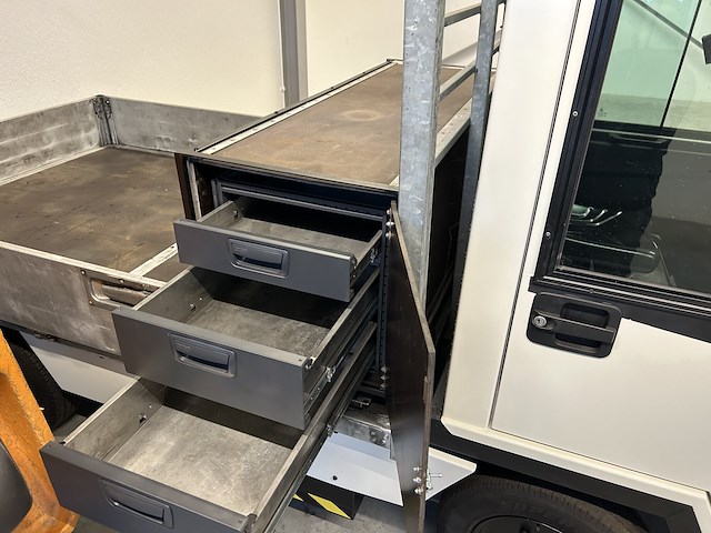 Spijkstaal trekker - bj 2010 - afbeelding 3 van  14