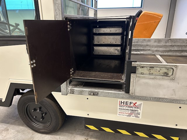 Spijkstaal trekker - bj 2010 - afbeelding 11 van  14