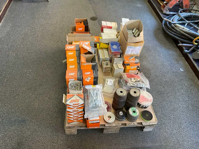 Spit bouw- en bevestigingsmateriaal - afbeelding 3 van  10