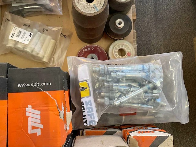 Spit bouw- en bevestigingsmateriaal - afbeelding 7 van  10
