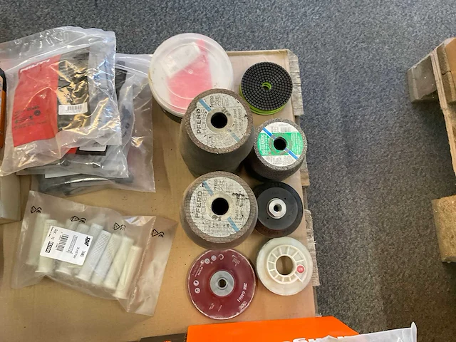 Spit bouw- en bevestigingsmateriaal - afbeelding 8 van  10