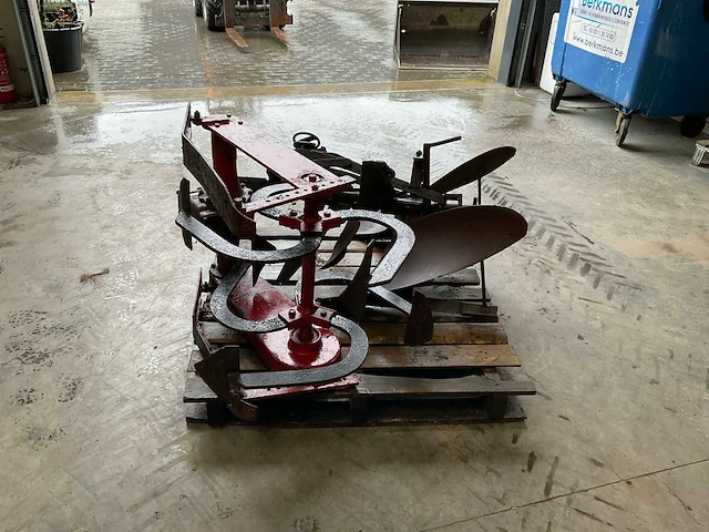 Spitmachine / wentelploeg - afbeelding 1 van  5