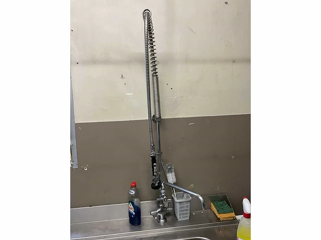 Spoelbak rvs + kraanwerk en douche + warmwaterboiler - afbeelding 2 van  5