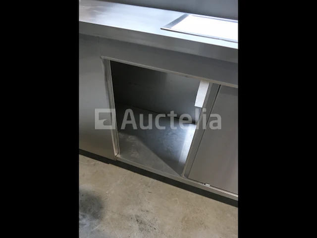 Spoelbakkast en schuifdeuren met achterwand - afbeelding 3 van  14
