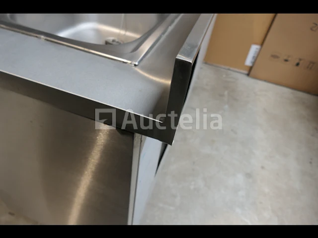 Spoelbakkast en schuifdeuren met achterwand - afbeelding 6 van  14