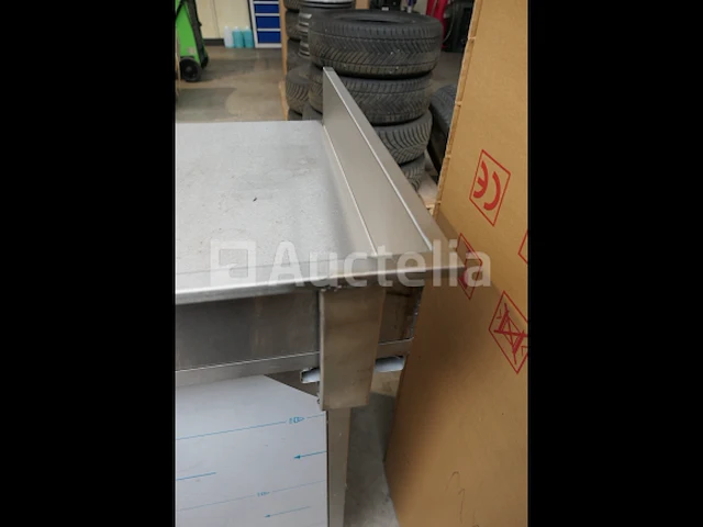 Spoelbakkast en schuifdeuren met achterwand - afbeelding 12 van  14