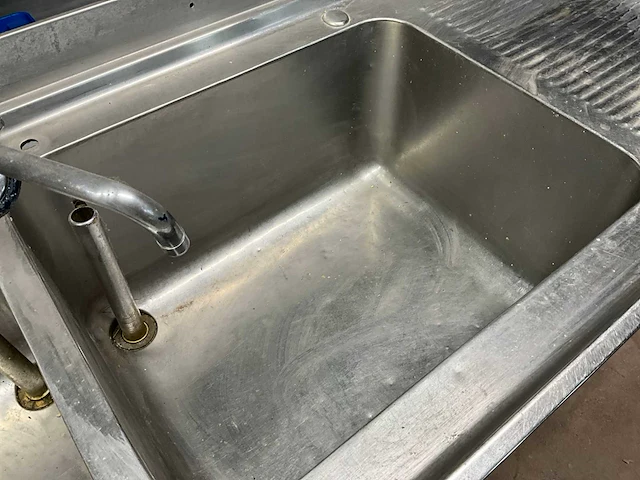 Spoeltafel met douchekraan - afbeelding 8 van  9