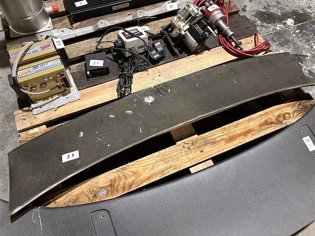 Spoiler carbon - afbeelding 1 van  3