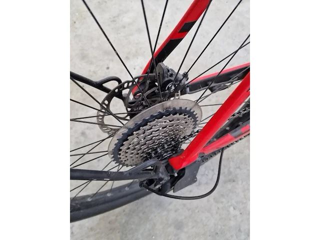 Sportieve e-bike trek - afbeelding 13 van  14