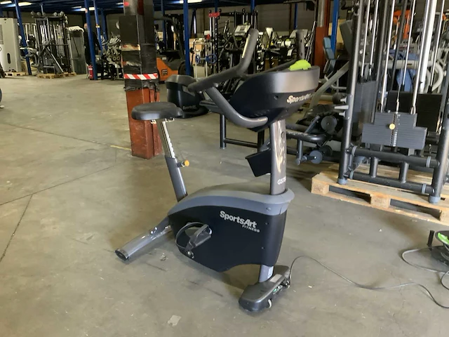 Sportsart g575u uprightbike home trainer - afbeelding 2 van  5