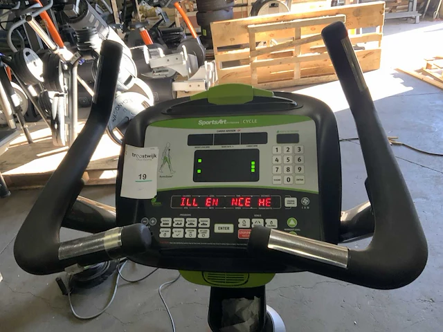 Sportsart g575u uprightbike home trainer - afbeelding 4 van  5