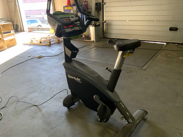 Sportsart g575u uprightbike home trainer - afbeelding 5 van  5