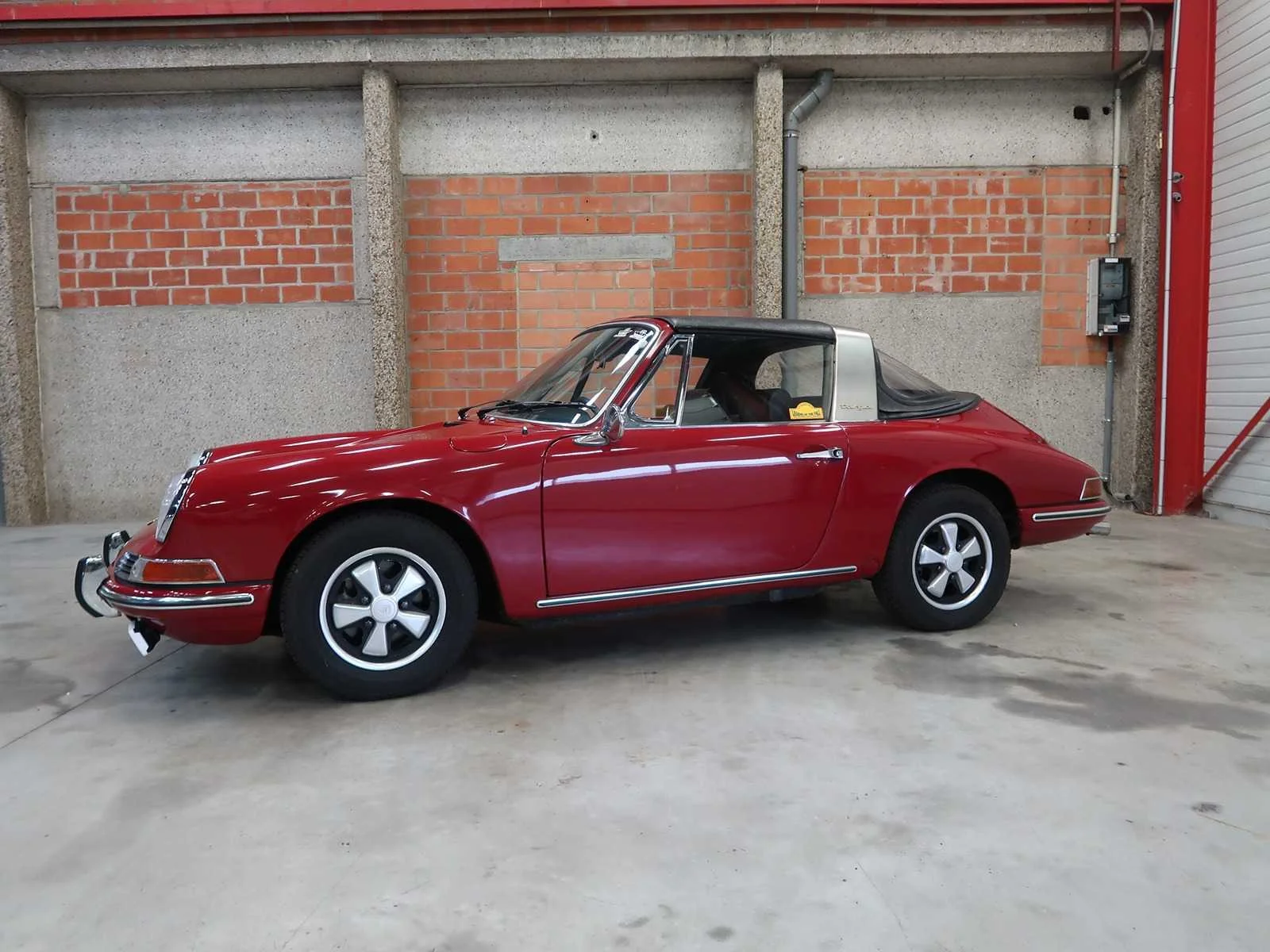 Sportwagens, oldtimers, motors, fat bikes en auto onderdelen