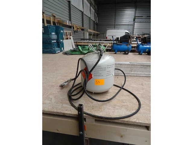 Spraytank met pistool - afbeelding 1 van  4