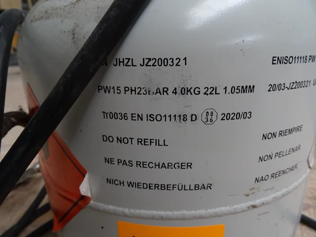 Spraytank met pistool - afbeelding 2 van  4