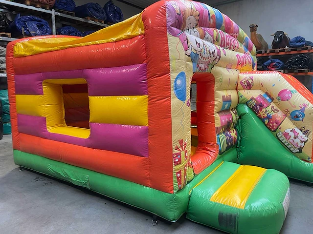 Springkasteel jb inflatabels - afbeelding 1 van  5