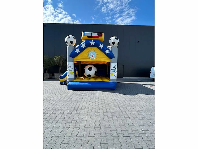 Springkasteel 'voetbal 1' - afbeelding 1 van  6