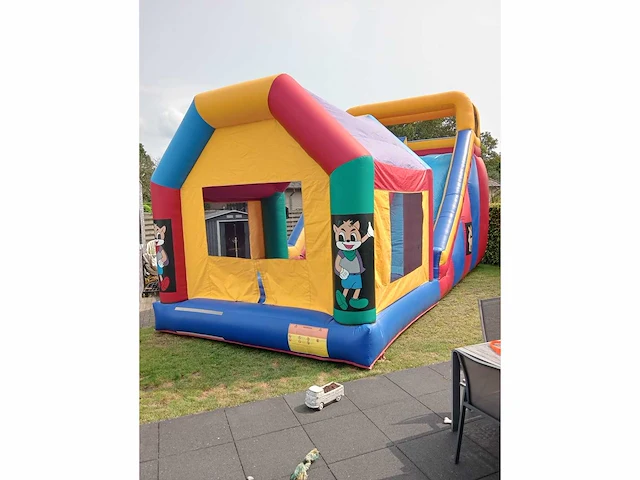 Sprinkasteel met mega glijbaan 2017 - afbeelding 1 van  8