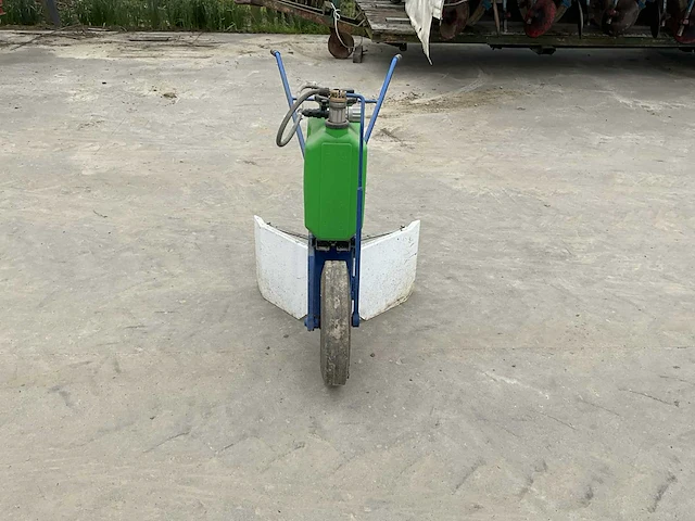 Sproeikruiwagen met volwiel - afbeelding 3 van  10