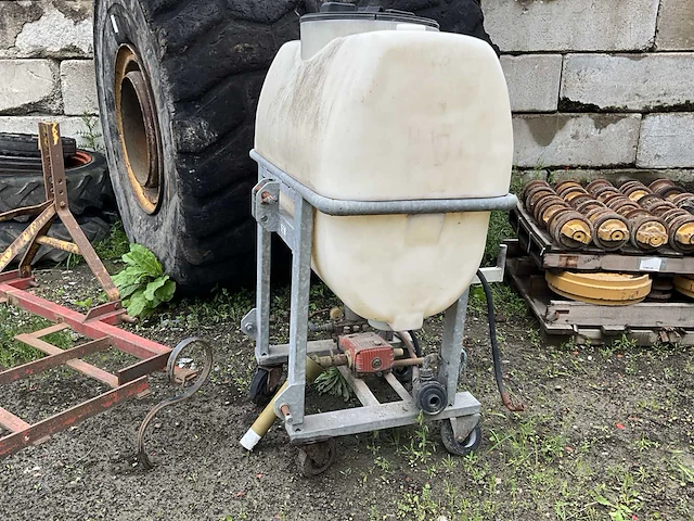 Sproeivat met pomp - afbeelding 2 van  7