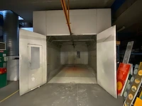 Spuitcabine / droogoven gedemonteerd