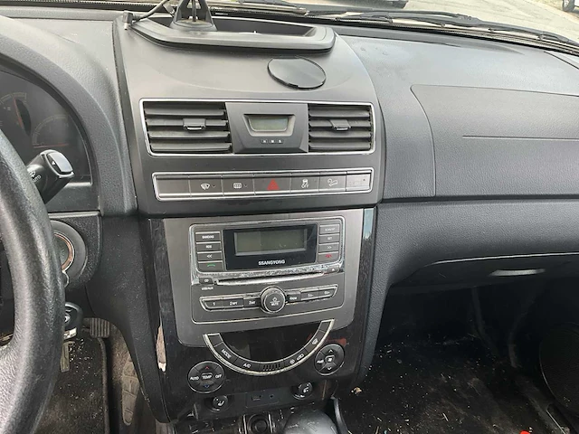 Ssangyong rexton - 2013 - afbeelding 13 van  29