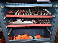St gereedschapskast gedore vv roldeur, inh lot div handgereedschappen - afbeelding 2 van  5