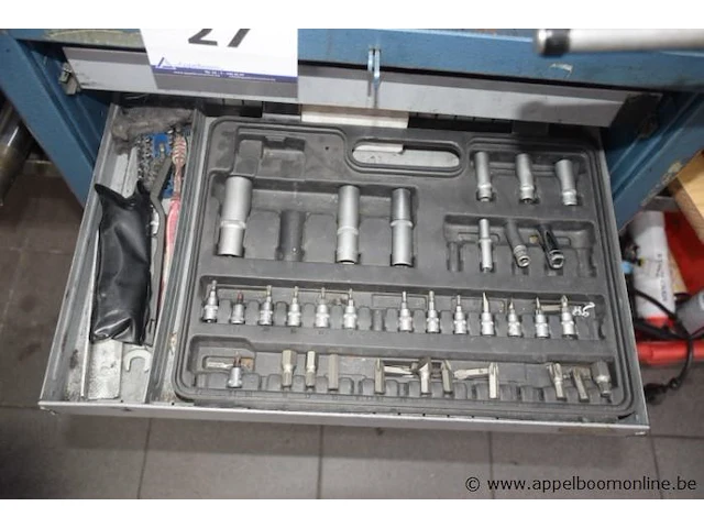 St gereedschapskast vv roldeur, inh lot div handgereedschappen - afbeelding 3 van  4