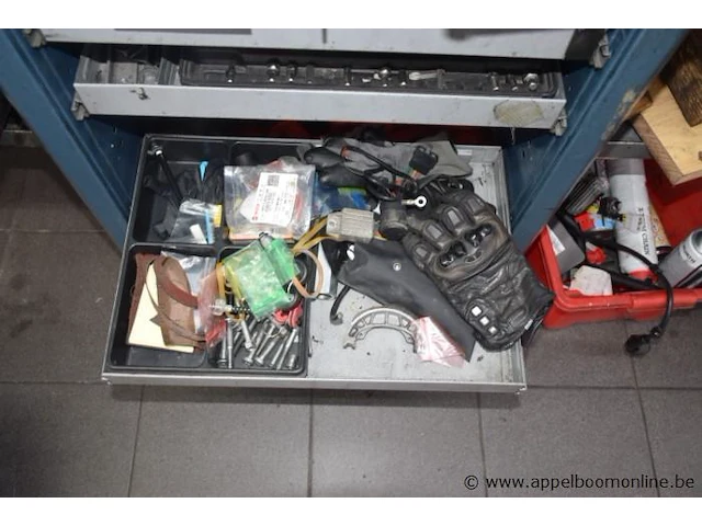 St gereedschapskast vv roldeur, inh lot div handgereedschappen - afbeelding 4 van  4