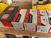 Staalnagels en bevestigen - afbeelding 4 van  7