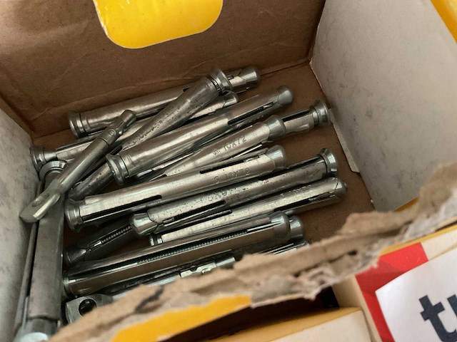 Staalnagels en bevestigen - afbeelding 6 van  7