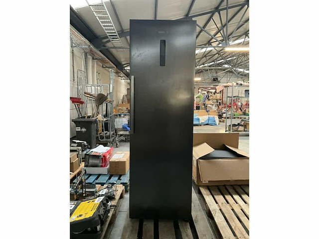 Staande 1-deurs koelkast samsung rr39m7565b1 - afbeelding 1 van  8