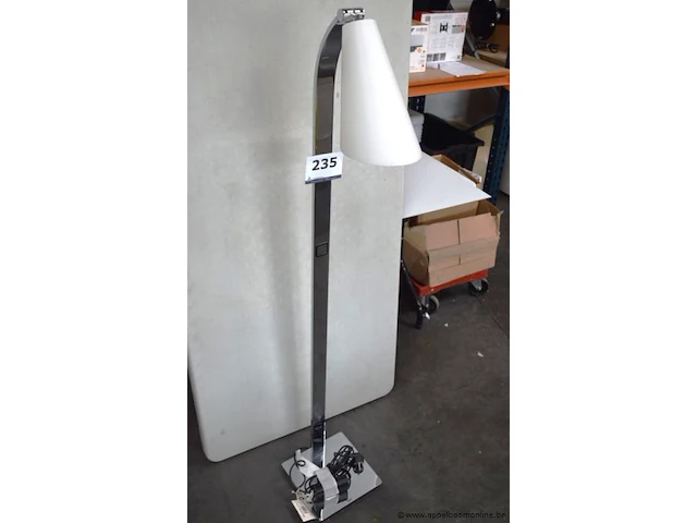 Staande lamp, beschadigd - afbeelding 1 van  3